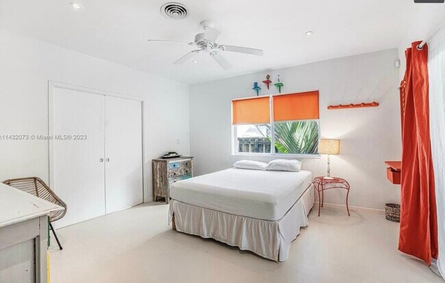 Building Photo - 7960 Hawthorne Ave