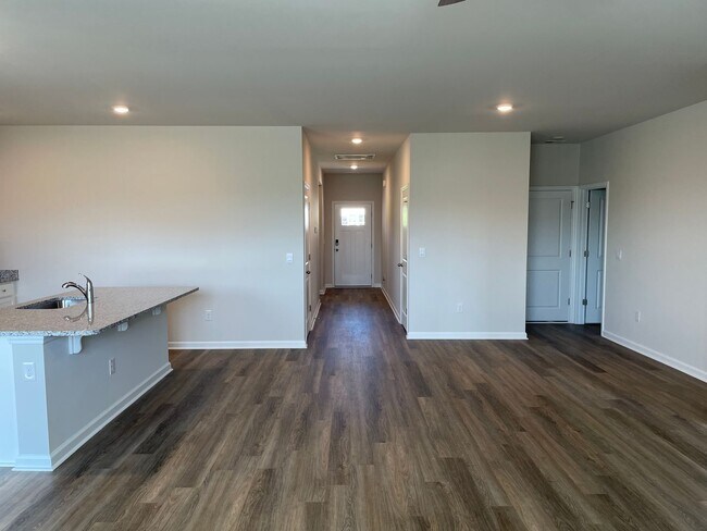 Building Photo - 3 Bedroom 2 Bathroom House in Supply NC