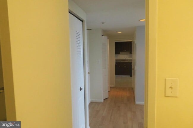 Building Photo - 3709 S George Mason Dr