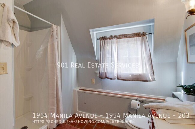 Building Photo - 1954 Manila Ave