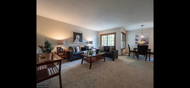 Building Photo - 10918 Quebec Ave S