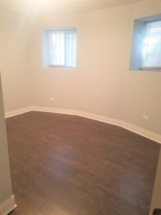 Bedroom 2 - 4518 S King Dr