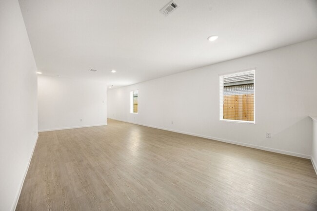 Building Photo - 27418 Sweetwater Bay Dr
