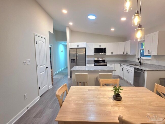 Building Photo - 7701 Pontiac Dr