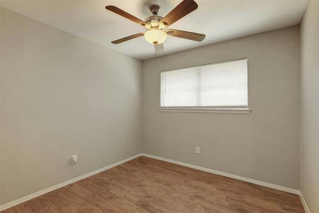 Building Photo - 4102 Hillside Dr