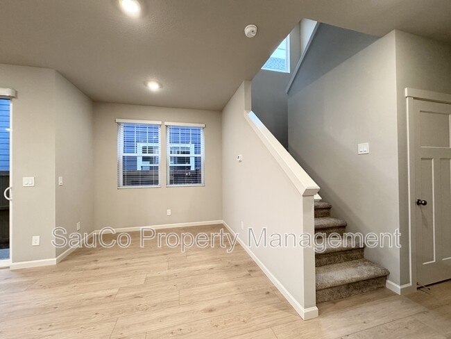 Building Photo - 8309 SE Crescent Dr