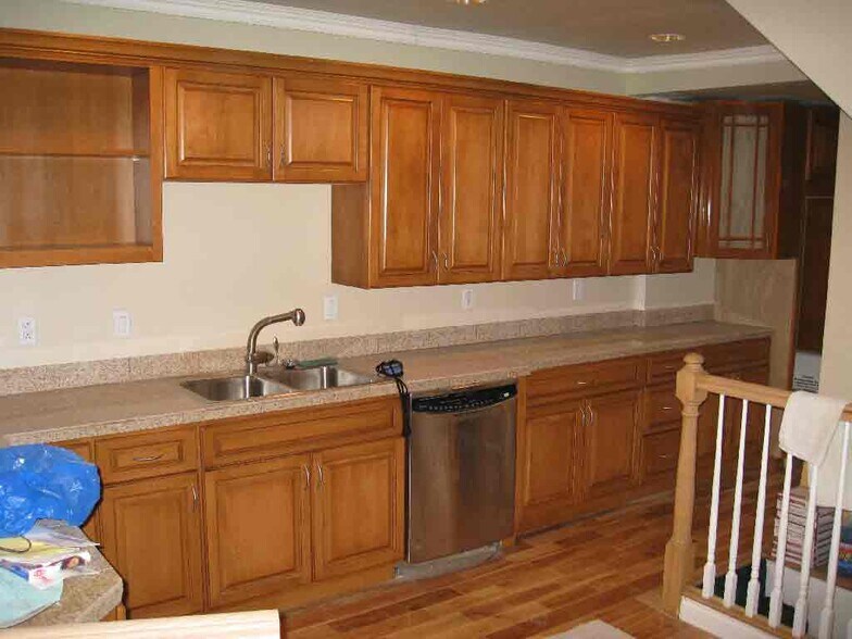 Building Photo - 1918 Larkins Way