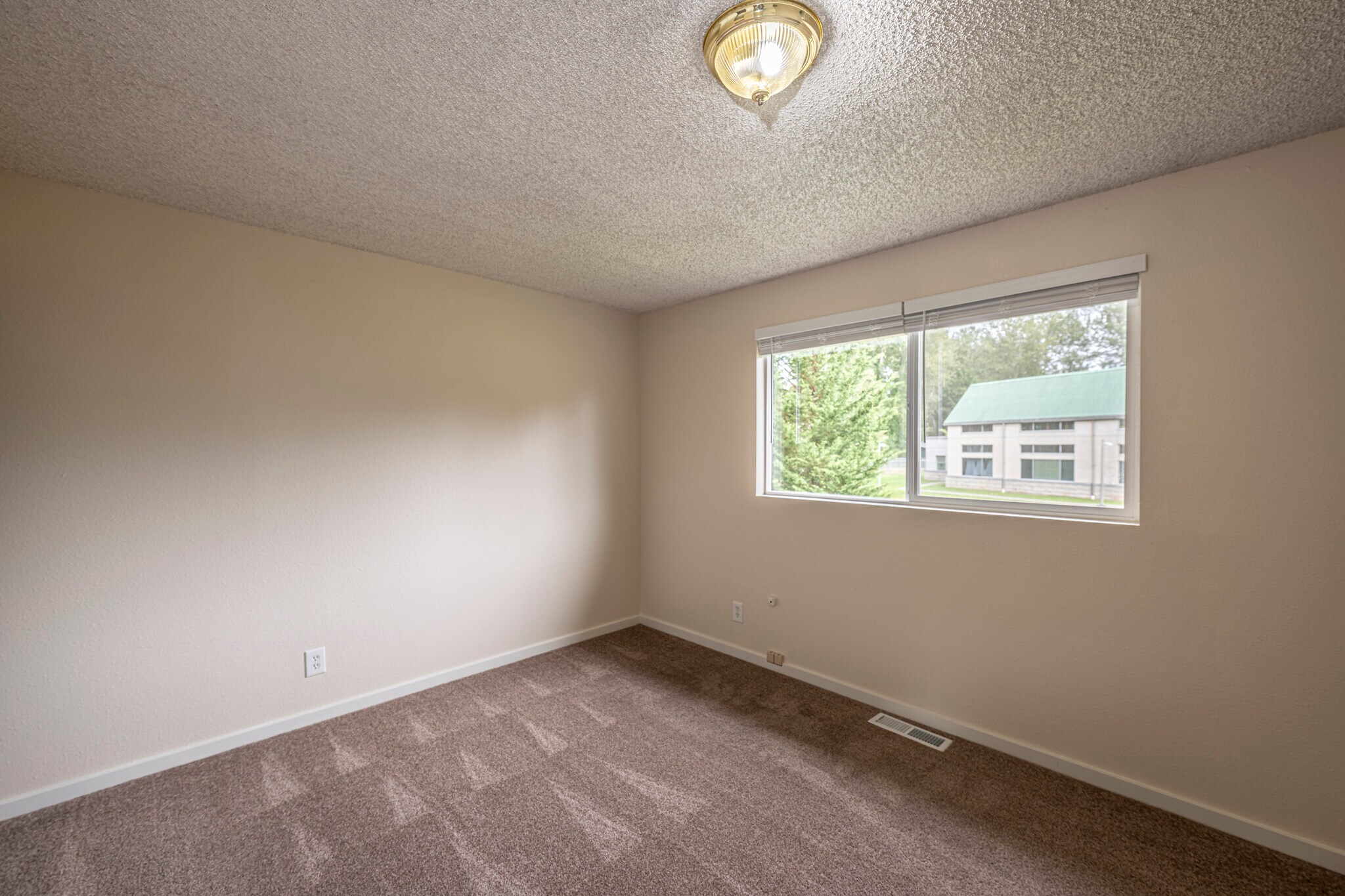 Master Bedroom - 10717 NE 145th Pl