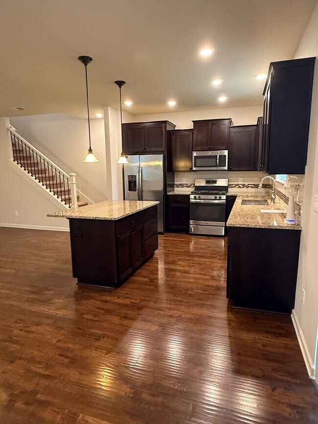 Building Photo - Impressive North Plains Home Backing to Protected Green Space – Move-In Ready!