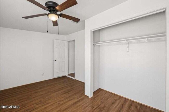 Building Photo - 5656 W Alice Ave