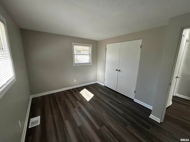 Building Photo - 2819 W Westport Rd