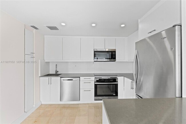 Building Photo - 2451 Brickell Ave