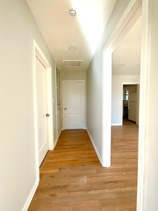 Building Photo - 3442 N U.S. Hwy 281