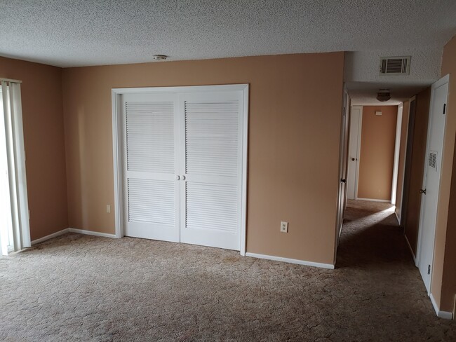 3rd bedroom/office off family room - 12162 Huron St