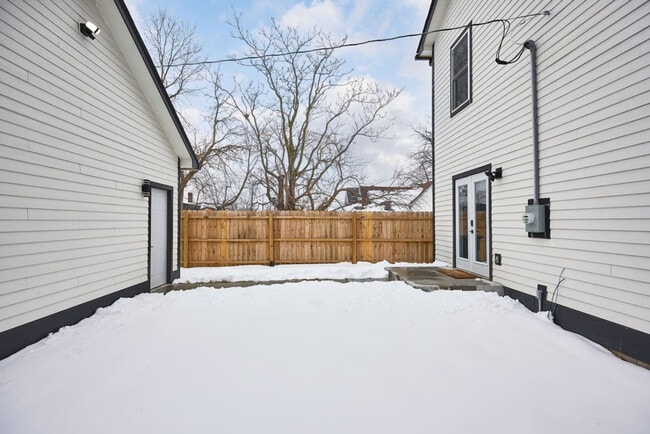 Building Photo - 35 Keystone Ave