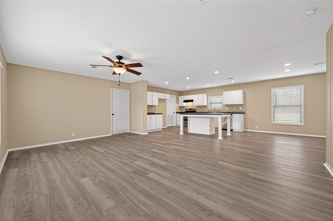 Building Photo - 15933 W Relza Dr