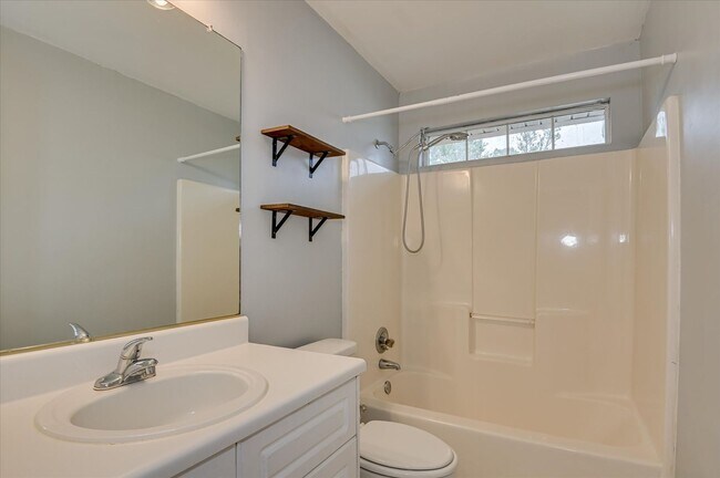 Building Photo - 1094 Maple Ridge Ct