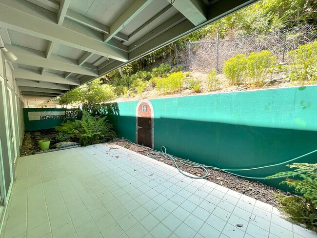 Building Photo - Comfortable Raleigh Park Plaza Condo with ...