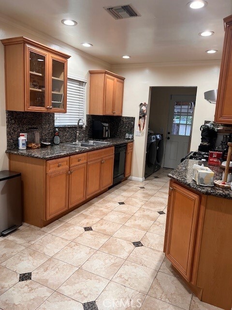 Building Photo - 15854 Chatsworth St