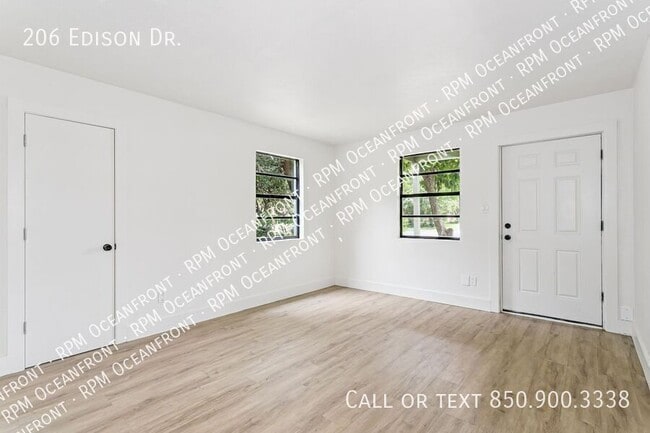 Building Photo - 206 Edison Dr