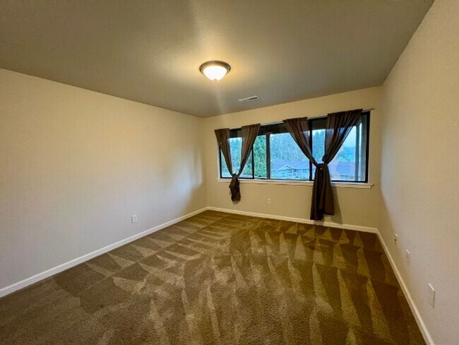 Building Photo - PENDING APPLICATION; Beach Front Access - ...