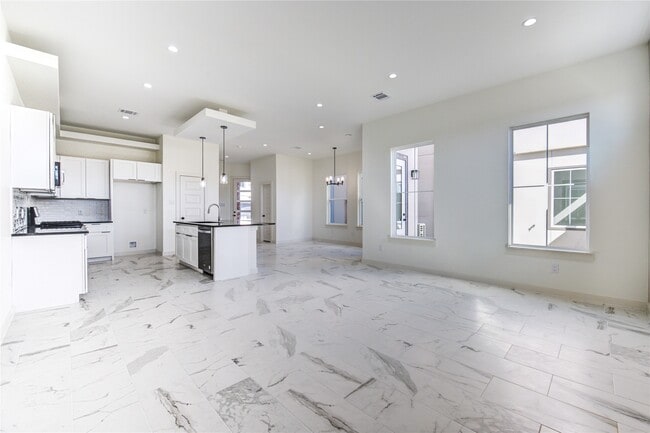 Building Photo - 2931 El Fenice Ln