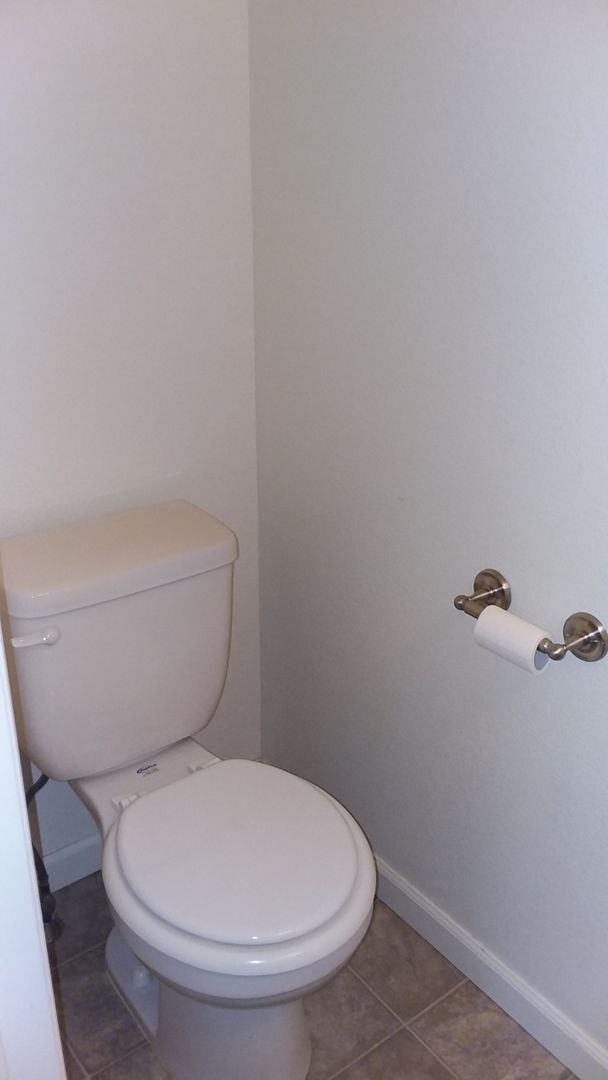 Building Photo - 3 Bedroom 2.5 Bathroom Townhouse in Saddle Ridge!!!