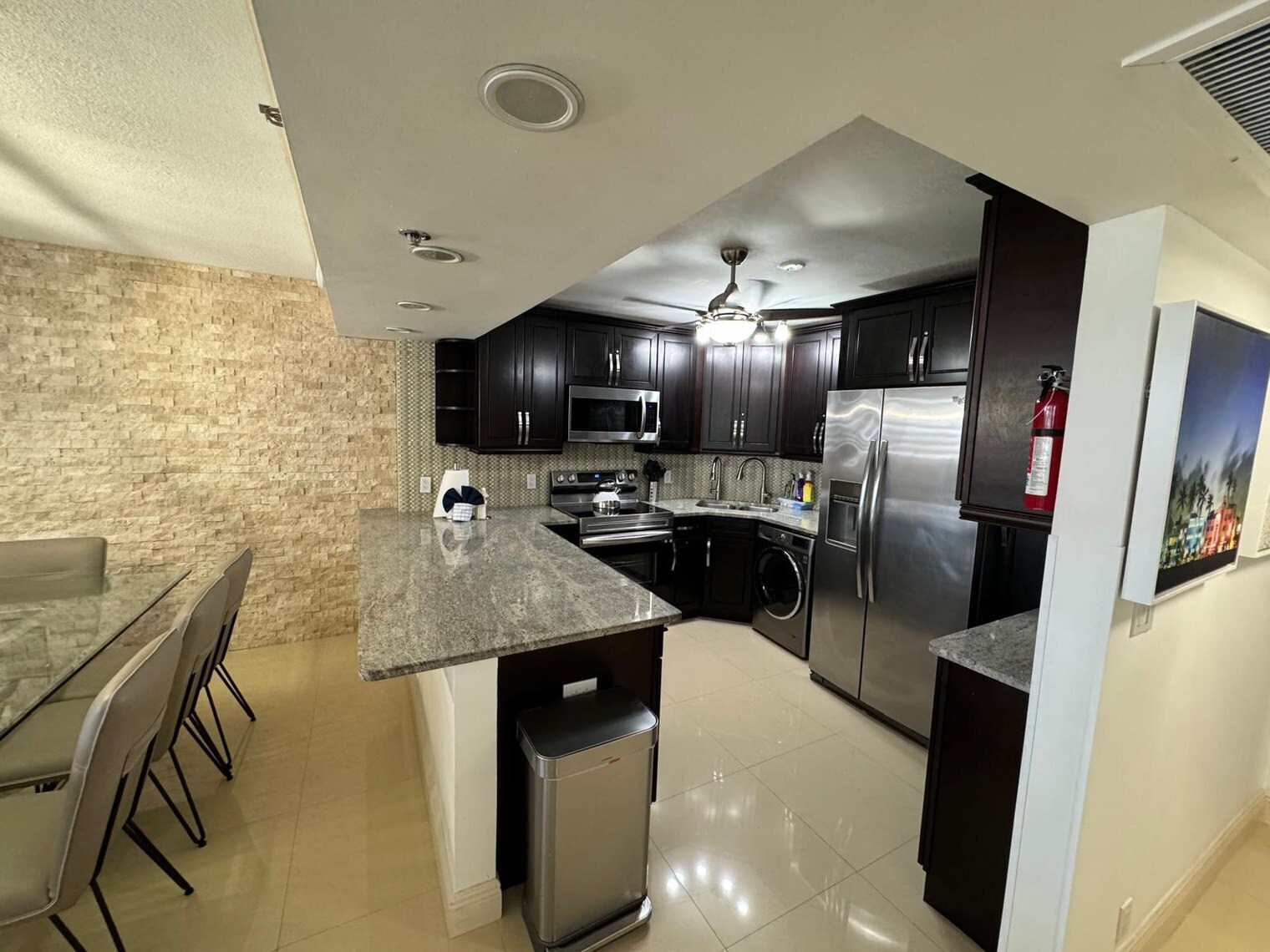 Building Photo - 5225 Collins Ave
