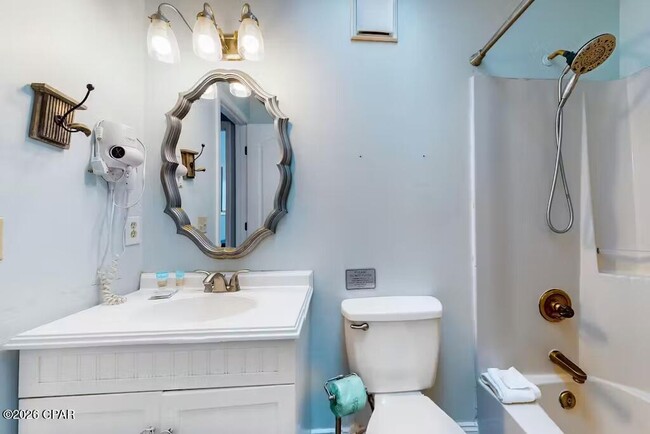 Building Photo - 8013 Beach Dr