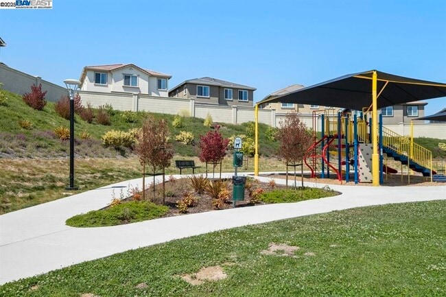 Building Photo - 2525 Modena Dr