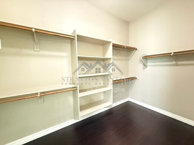 Building Photo - 4032 S Pleasant Pl