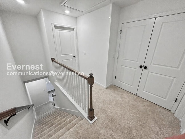 Building Photo - 456 Blair Rd