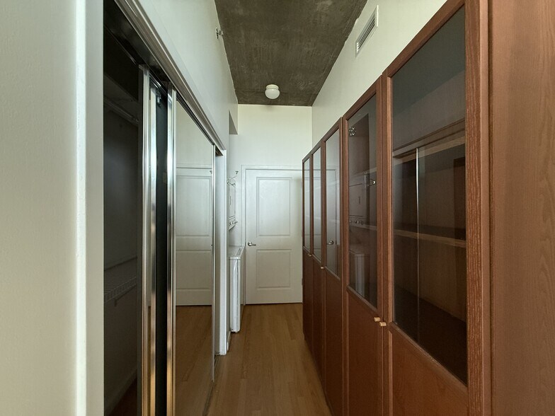 Building Photo - 923 Peachtree St NE