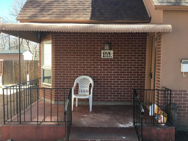 Building Photo - Charming 3 Bedroom Ranch Home for Rent in the Heart of Colorado Springs