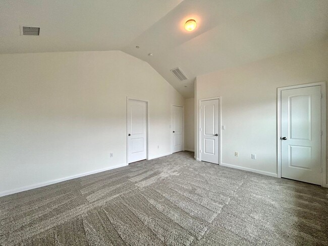 Building Photo - 1620 Bryant Dr