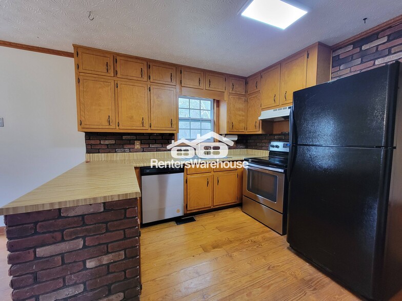 Building Photo - 11855 Jones Ferry Rd