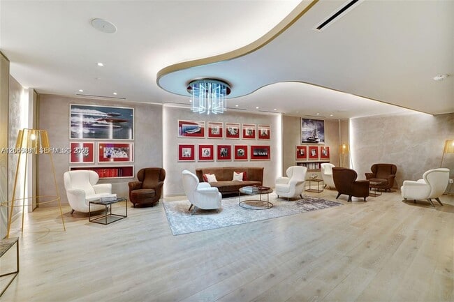 Building Photo - 1000 Brickell Plaza