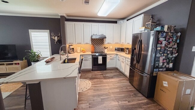 Building Photo - 1909 Kemah Village Dr