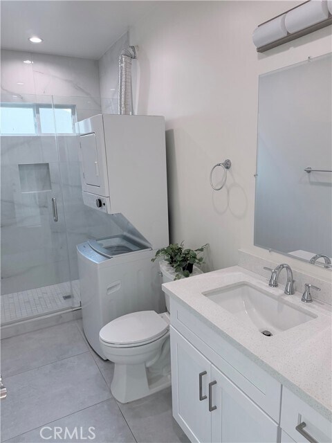 Building Photo - 8144 Vantage