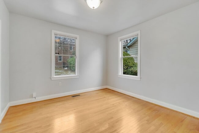 Building Photo - Brookland Corner Lot