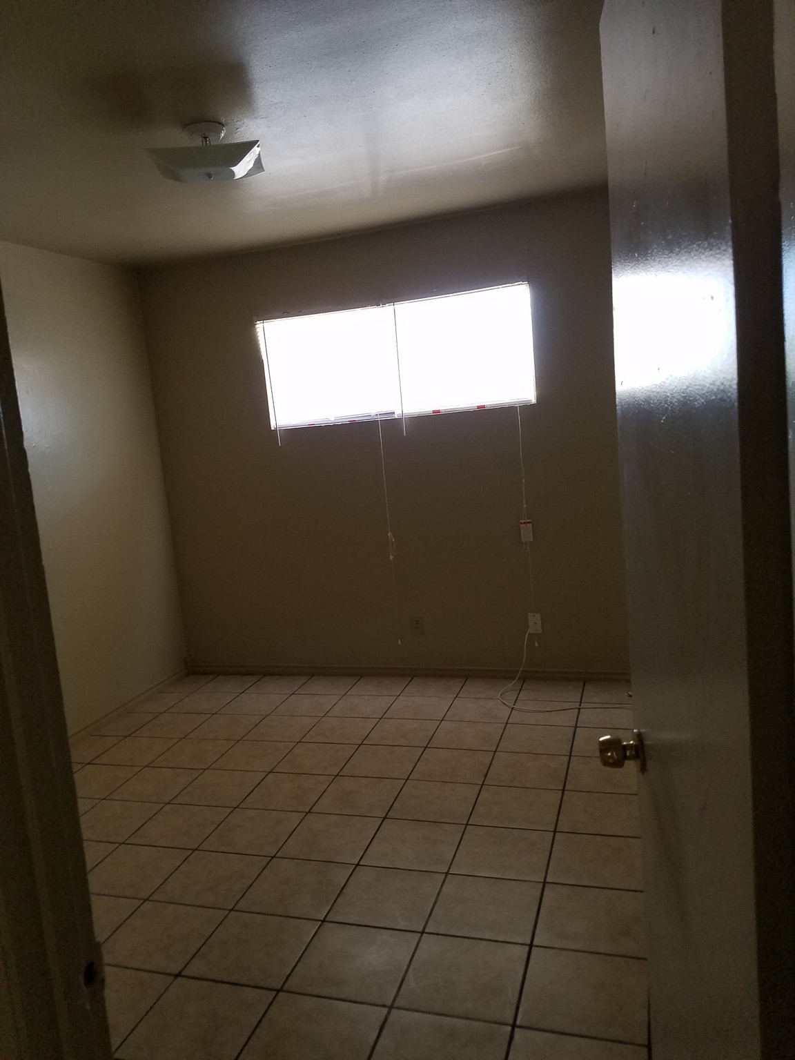 Building Photo - 605 Bustamante St