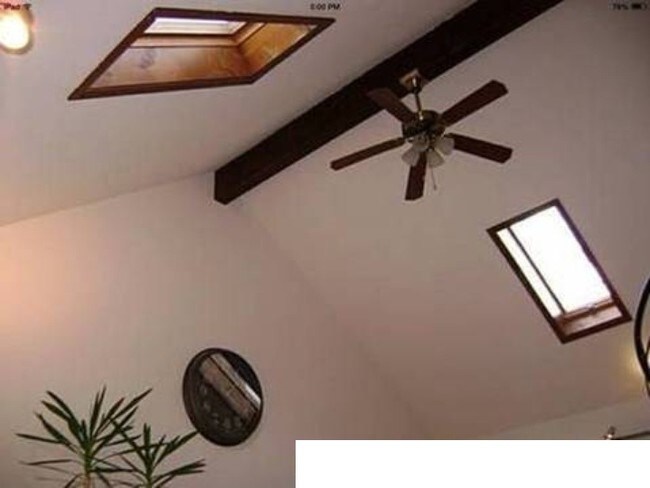 Building Photo - 1603 S 100th St