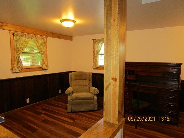 Living Room - E10540 E Salem Ridge Rd