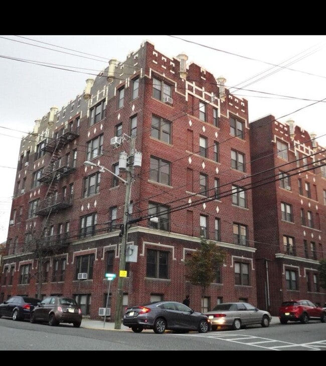 Primary Photo - 290 Potter Pl