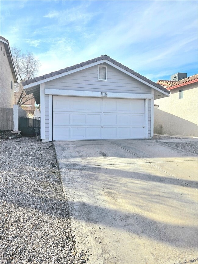 Building Photo - 113 Menta Ct