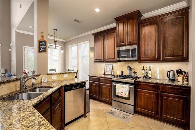 Building Photo - 2614 Misty Laurel Ct