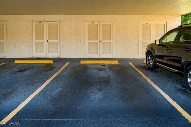 Building Photo - 2009 Pine Isle Ln