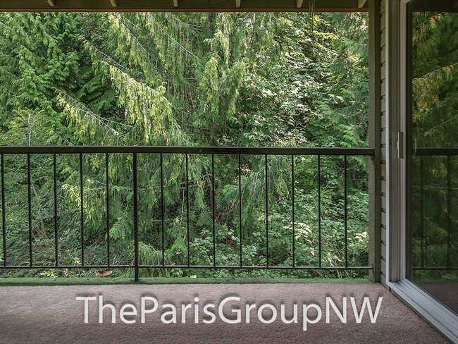 Building Photo - 3BR Top Flr Fairwood Condo – Great Locatio...