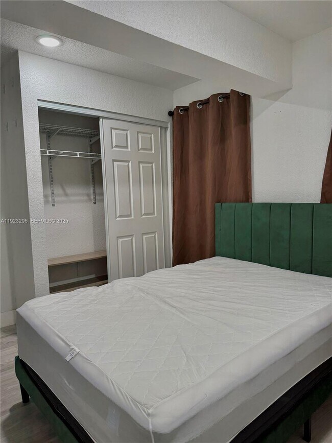 Building Photo - 7815 NW 5th Ct