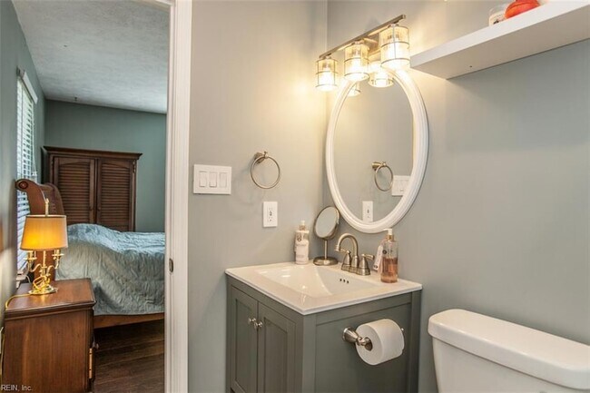 Building Photo - 1678 Skiffes Creek Cir